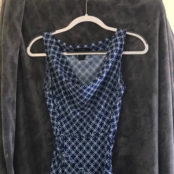 Express size 8 Diamond Star Jersey Dress with Draped Neckline & Tie Waist - Picture 2 of 3